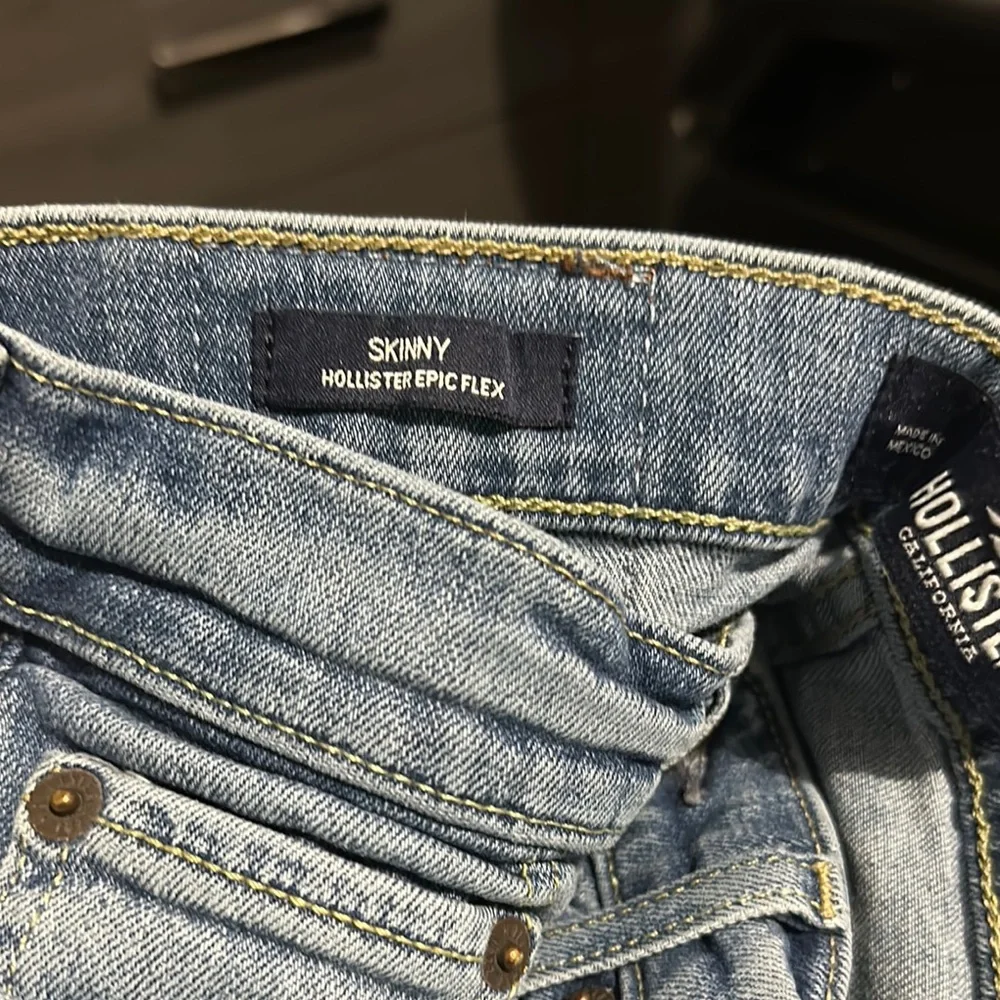 Hollister discover perfect